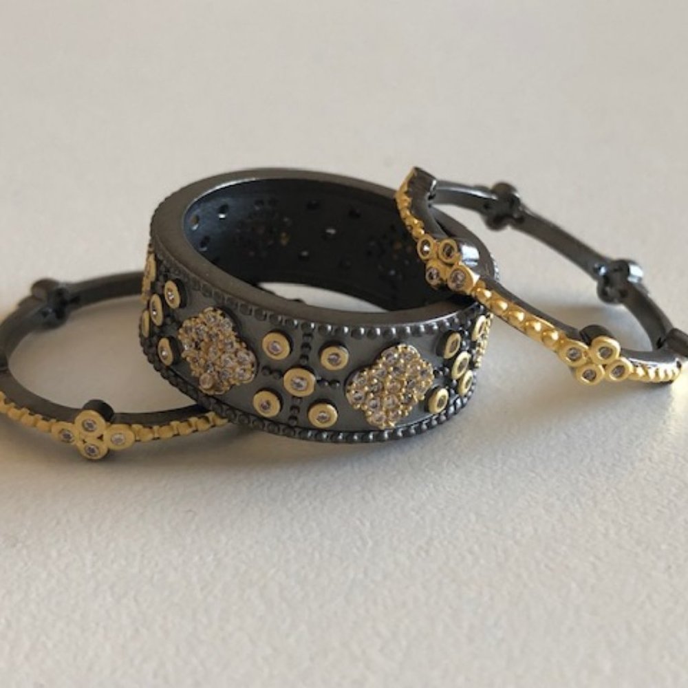 Artisan Modernist SZ 6 Rings stacking set of 3 Black with Gold,Silver Flower CZs